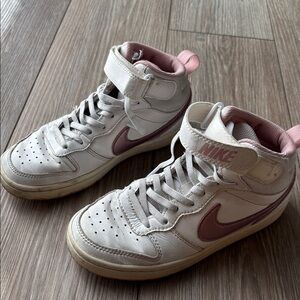 Nike High-Top Sneakers in White and Pink